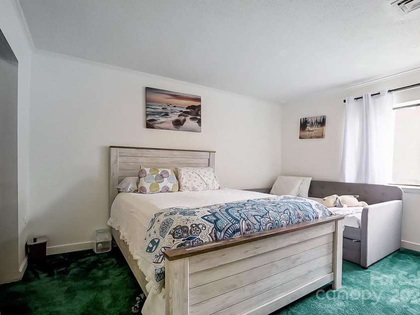 4816 Spring Lake Drive, Charlotte, NC 28212.  MLS# CAR4305828, YatesRealty ID 5672. 
