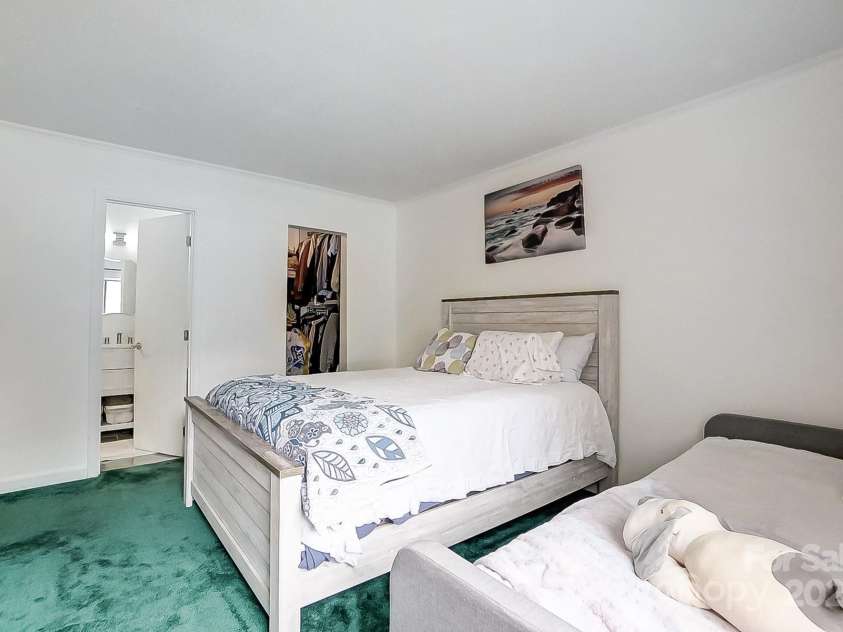 4816 Spring Lake Drive, Charlotte, NC 28212.  MLS# CAR4305828, YatesRealty ID 5672. 