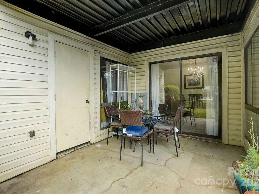 4816 Spring Lake Drive, Charlotte, NC 28212.  MLS# CAR4305828, YatesRealty ID 5672. 
