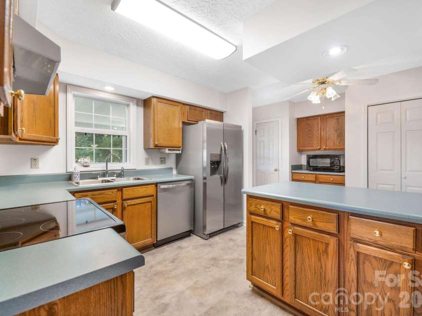 69 Allman Hill Road, Weaverville, NC 28787.  MLS# CAR4432493, YatesRealty ID 56721. New stainless appliances