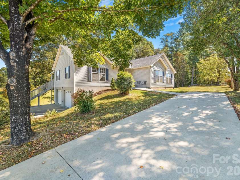 69 Allman Hill Road, Weaverville, NC 28787.  MLS# CAR4432493, YatesRealty ID 56721. Private lot
