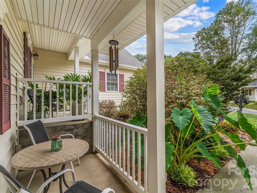 28 Viera Drive, Swannanoa, NC 28778.  MLS# CAR4433587, YatesRealty ID 56722. 