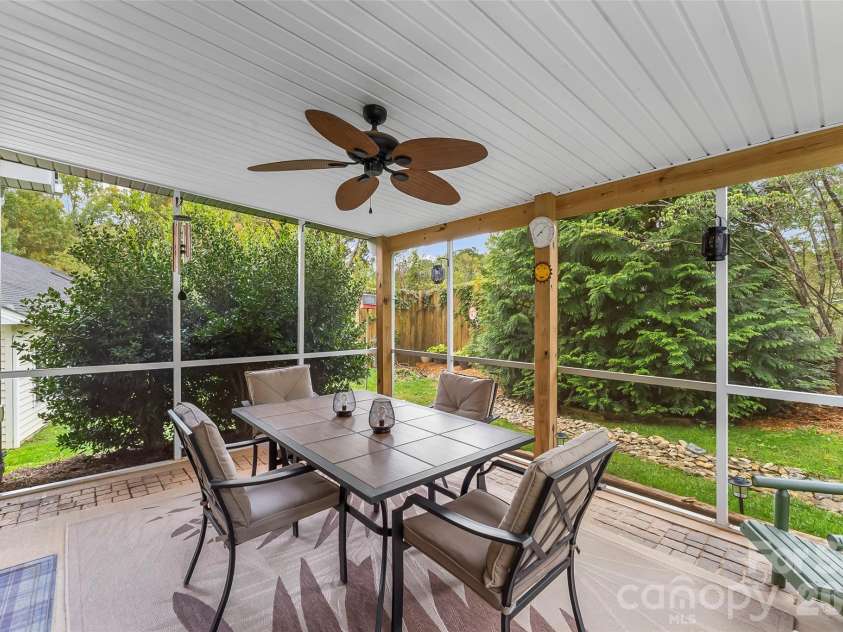 28 Viera Drive, Swannanoa, NC 28778.  MLS# CAR4433587, YatesRealty ID 56722. 