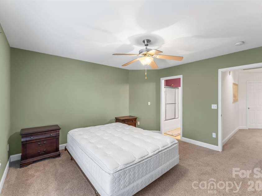 28 Viera Drive, Swannanoa, NC 28778.  MLS# CAR4433587, YatesRealty ID 56722. 