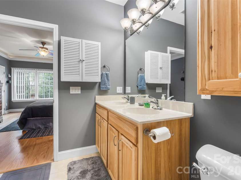 28 Viera Drive, Swannanoa, NC 28778.  MLS# CAR4433587, YatesRealty ID 56722. 