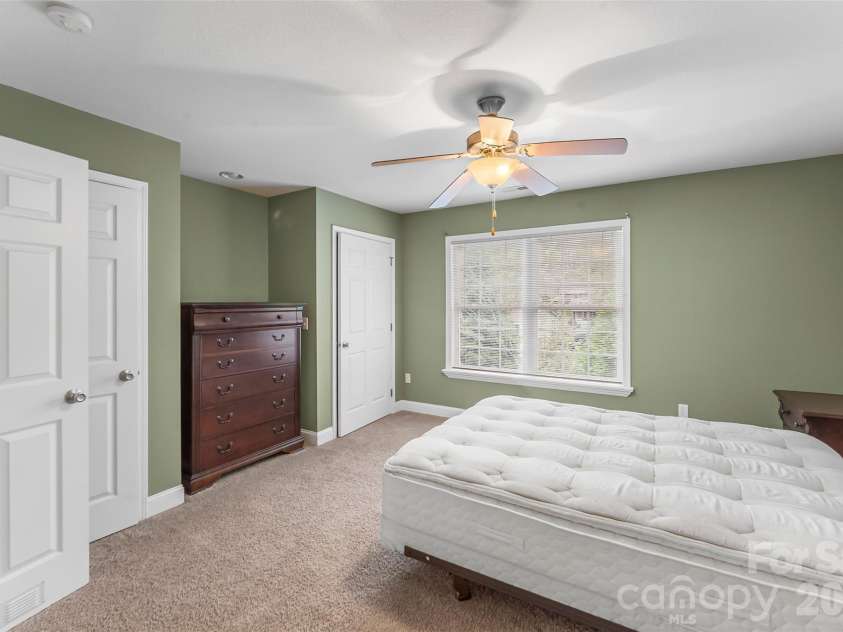 28 Viera Drive, Swannanoa, NC 28778.  MLS# CAR4433587, YatesRealty ID 56722. 