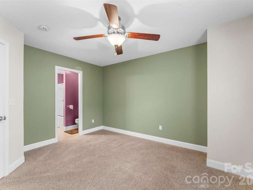 28 Viera Drive, Swannanoa, NC 28778.  MLS# CAR4433587, YatesRealty ID 56722. 