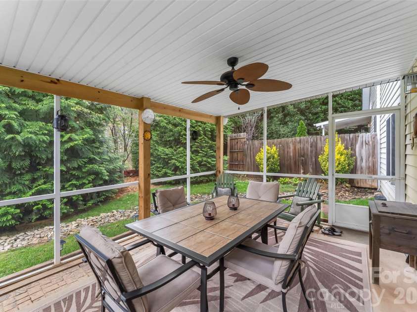 28 Viera Drive, Swannanoa, NC 28778.  MLS# CAR4433587, YatesRealty ID 56722. 