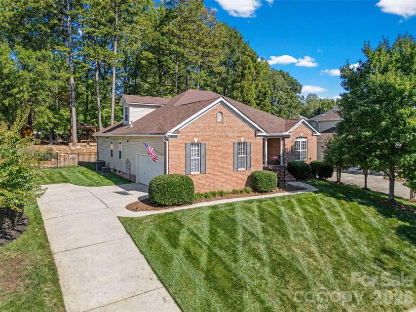 1718 Sanridge Wind Lane, Charlotte, NC 28262.  MLS# CAR4434366, YatesRealty ID 56724. 