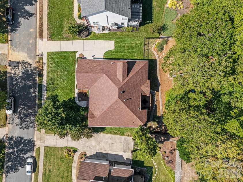 1718 Sanridge Wind Lane, Charlotte, NC 28262.  MLS# CAR4434366, YatesRealty ID 56724. 