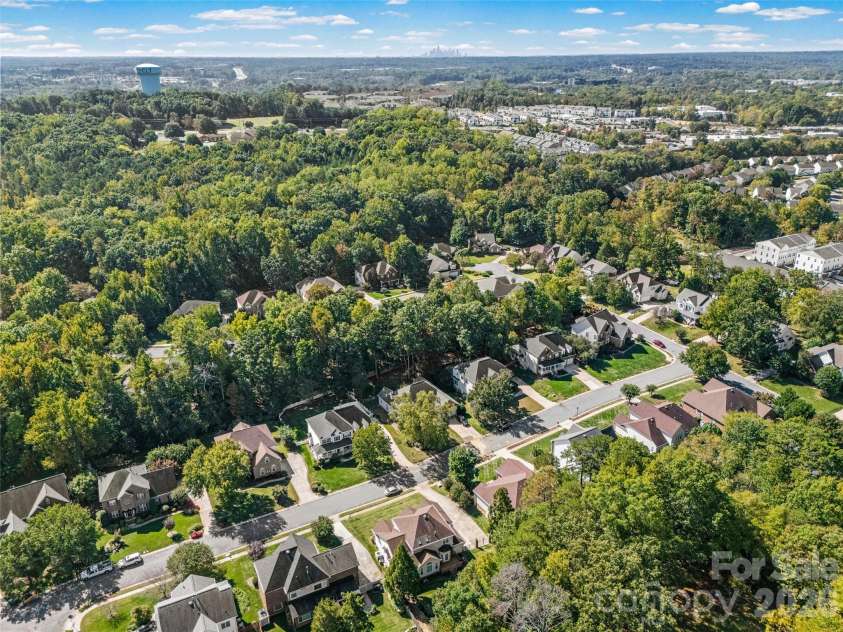 1718 Sanridge Wind Lane, Charlotte, NC 28262.  MLS# CAR4434366, YatesRealty ID 56724. 