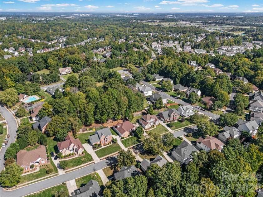 1718 Sanridge Wind Lane, Charlotte, NC 28262.  MLS# CAR4434366, YatesRealty ID 56724. 