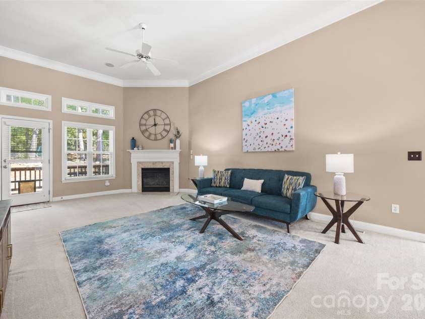 1718 Sanridge Wind Lane, Charlotte, NC 28262.  MLS# CAR4434366, YatesRealty ID 56724. Great Room with gas fireplace