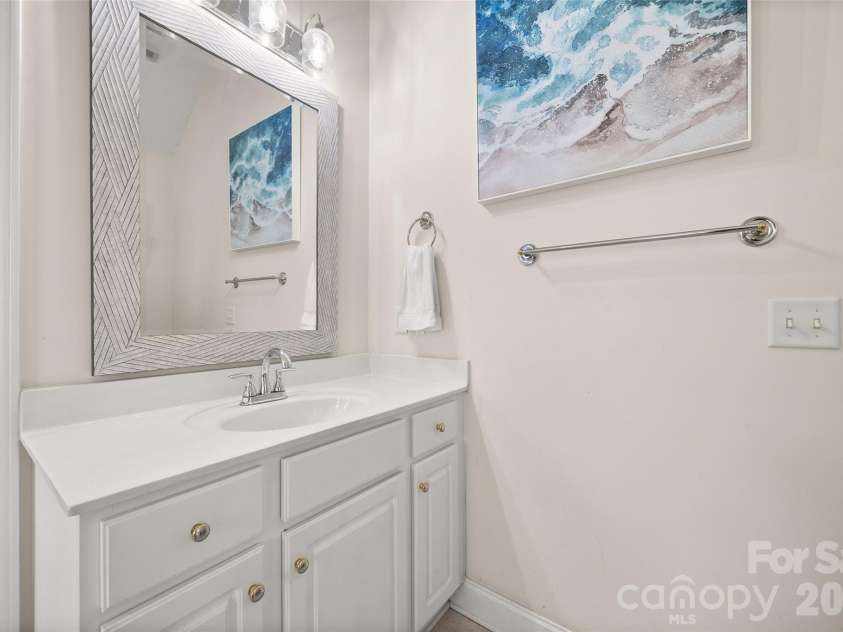 1718 Sanridge Wind Lane, Charlotte, NC 28262.  MLS# CAR4434366, YatesRealty ID 56724. Primary Bathroom with separate vanities