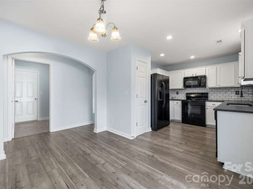 108 Moores Branch Road, Mount Holly, NC 28120.  MLS# CAR4434163, YatesRealty ID 56725. Breakfast nook