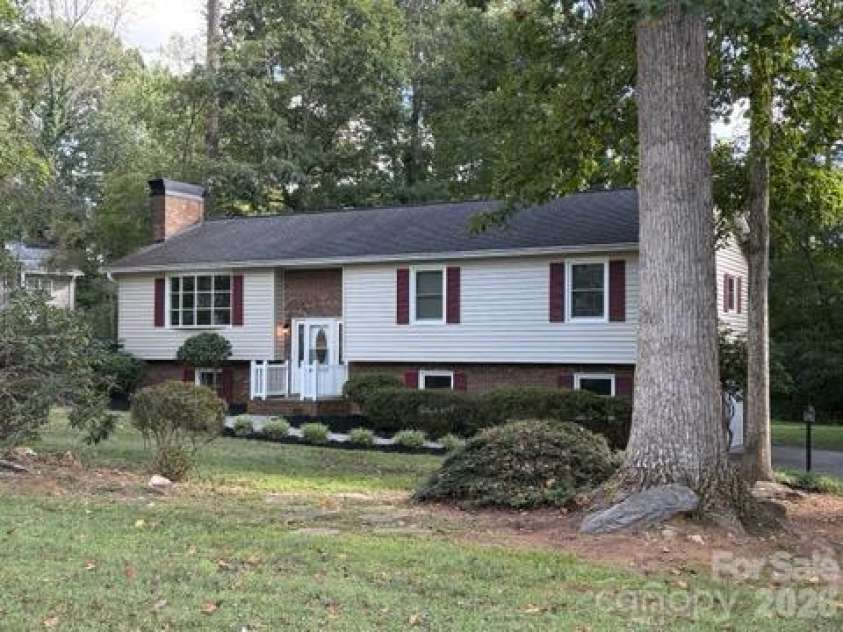 210 Faye Court, King, NC 27021.  MLS# CAR4434344, YatesRealty ID 56726. 