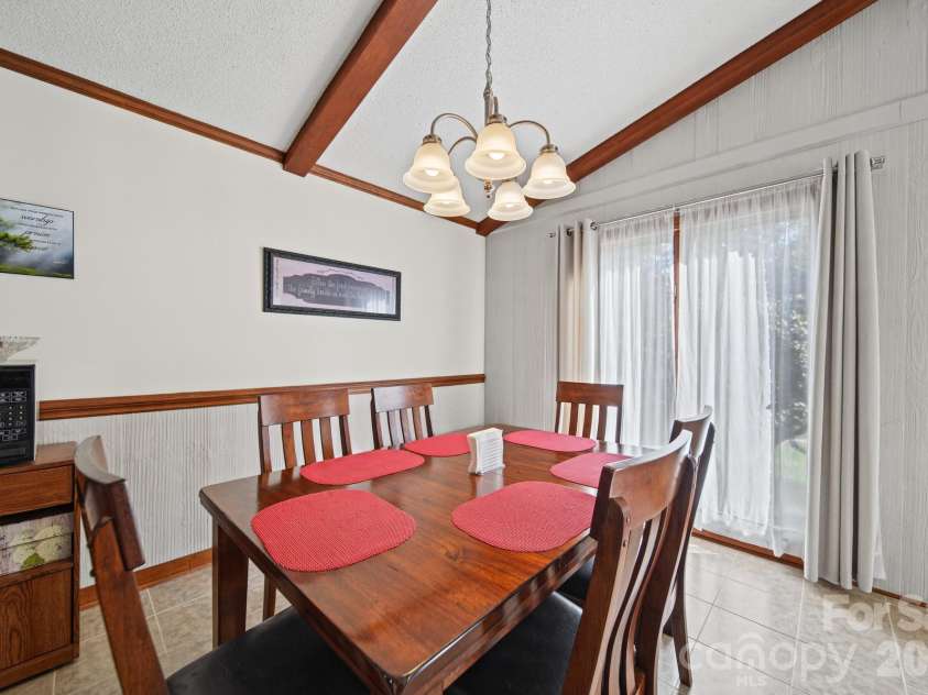 306 Starmount Drive, Statesville, NC 28677.  MLS# CAR4428230, YatesRealty ID 56727. Dining Room