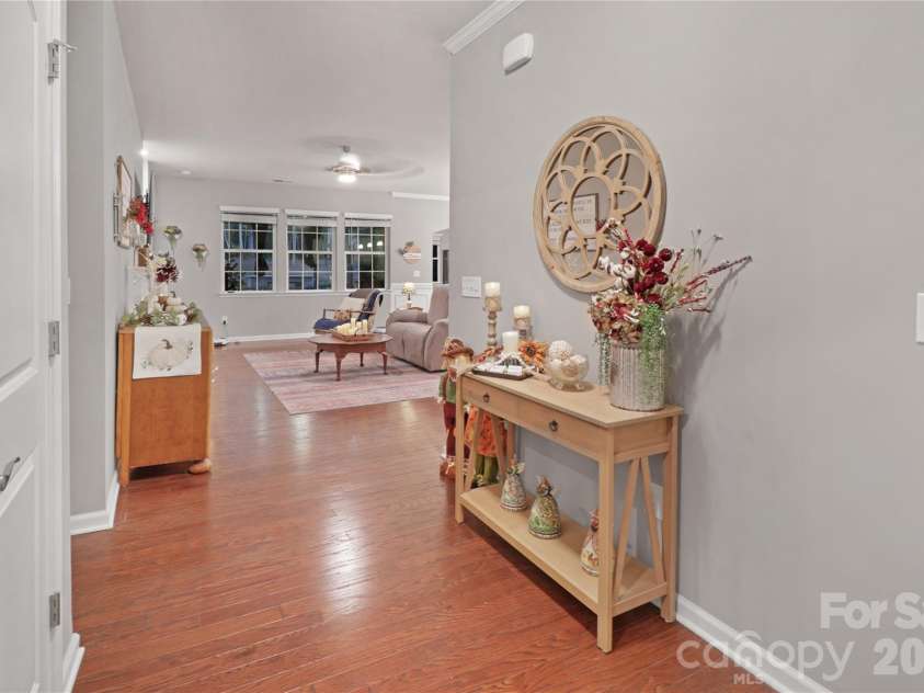 1929 Napa Valley Drive, Waxhaw, NC 28173.  MLS# CAR4434691, YatesRealty ID 56729. Entryway