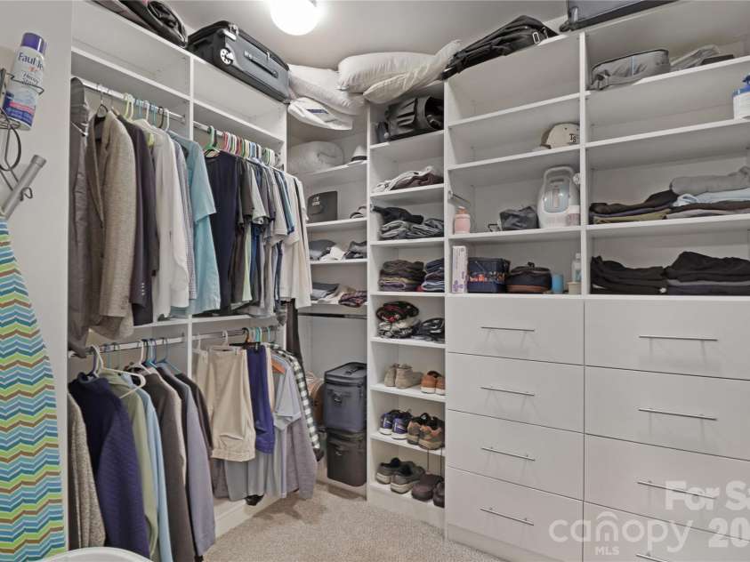 1929 Napa Valley Drive, Waxhaw, NC 28173.  MLS# CAR4434691, YatesRealty ID 56729. Primary Walk-In Closet