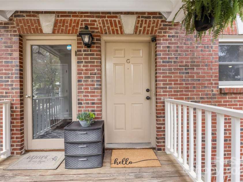 225 Chase Street, Charlotte, NC 28207.  MLS# CAR4216939, YatesRealty ID 5673. 