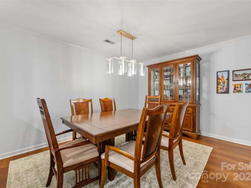 225 Chase Street, Charlotte, NC 28207.  MLS# CAR4216939, YatesRealty ID 5673. 