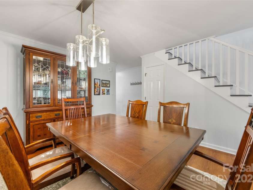 225 Chase Street, Charlotte, NC 28207.  MLS# CAR4216939, YatesRealty ID 5673. 