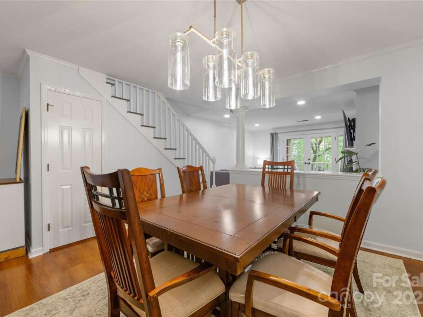 225 Chase Street, Charlotte, NC 28207.  MLS# CAR4216939, YatesRealty ID 5673. 