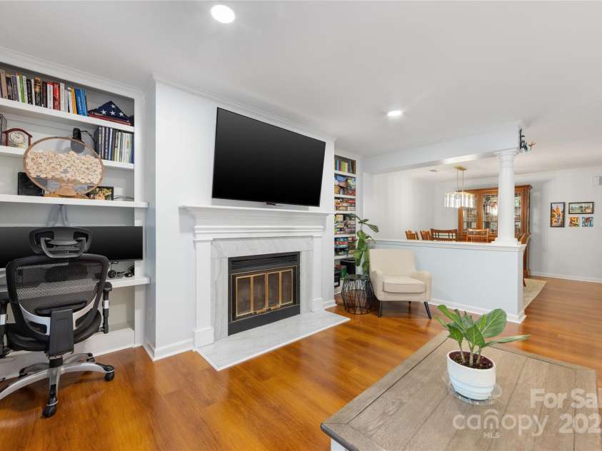 225 Chase Street, Charlotte, NC 28207.  MLS# CAR4216939, YatesRealty ID 5673. 