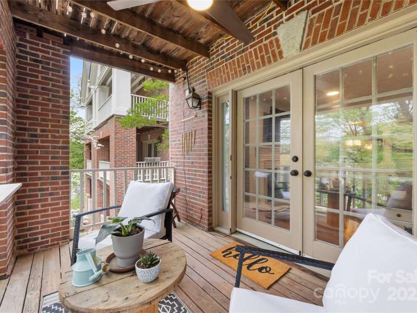 225 Chase Street, Charlotte, NC 28207.  MLS# CAR4216939, YatesRealty ID 5673. 