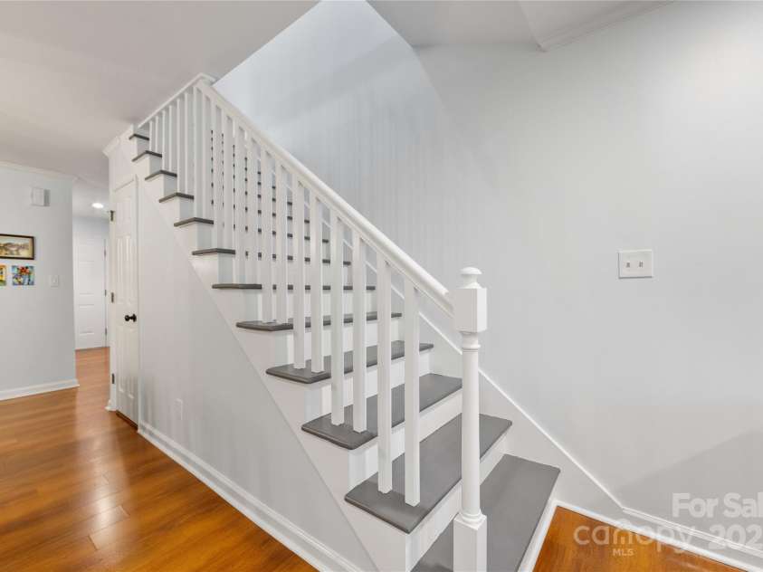 225 Chase Street, Charlotte, NC 28207.  MLS# CAR4216939, YatesRealty ID 5673. 