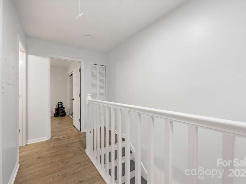 225 Chase Street, Charlotte, NC 28207.  MLS# CAR4216939, YatesRealty ID 5673. 