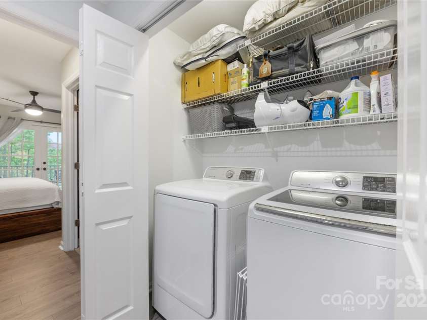 225 Chase Street, Charlotte, NC 28207.  MLS# CAR4216939, YatesRealty ID 5673. 