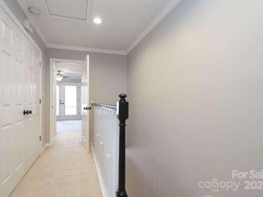 225 Chase Street, Charlotte, NC 28207.  MLS# CAR4329483, YatesRealty ID 5673. 