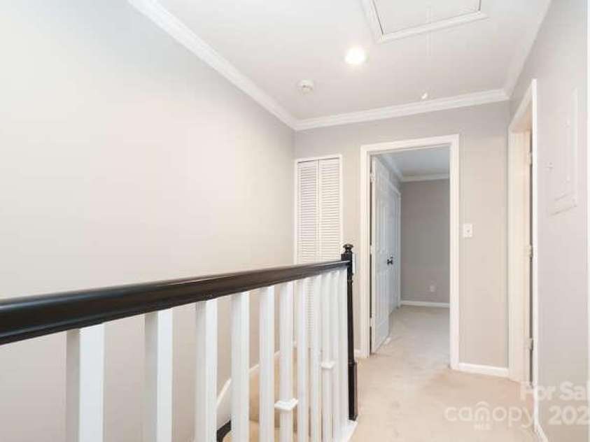 225 Chase Street, Charlotte, NC 28207.  MLS# CAR4329483, YatesRealty ID 5673. 