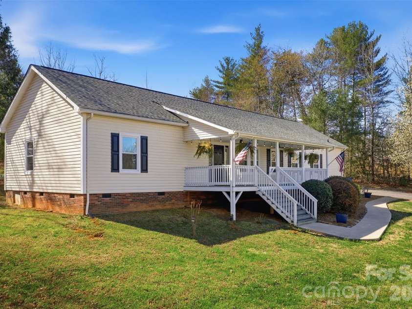 3053 Dalton Drive, Morganton, NC 28655.  MLS# CAR4358592, YatesRealty ID 5673. 