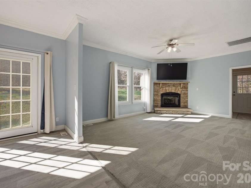 3053 Dalton Drive, Morganton, NC 28655.  MLS# CAR4358592, YatesRealty ID 5673. Living Room
