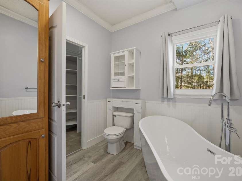 3053 Dalton Drive, Morganton, NC 28655.  MLS# CAR4358592, YatesRealty ID 5673. Primary Bathroom