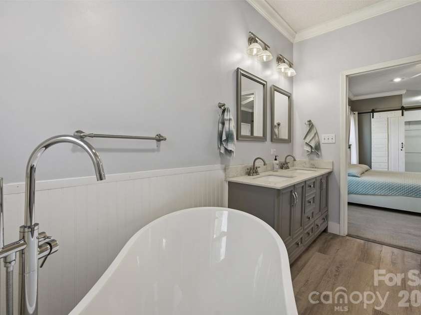 3053 Dalton Drive, Morganton, NC 28655.  MLS# CAR4358592, YatesRealty ID 5673. Primary Bathroom
