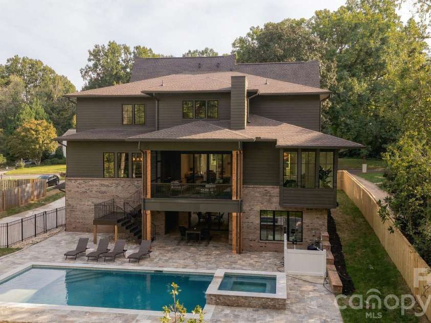122 Lansdowne Road, Charlotte, NC 28270.  MLS# CAR4431466, YatesRealty ID 56733. 