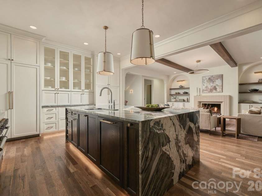 122 Lansdowne Road, Charlotte, NC 28270.  MLS# CAR4431466, YatesRealty ID 56733. 