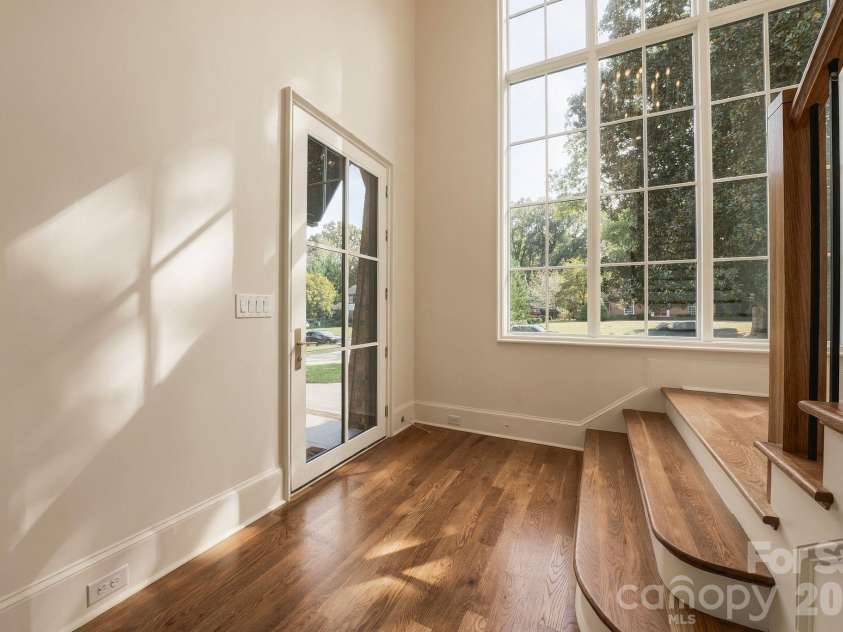 122 Lansdowne Road, Charlotte, NC 28270.  MLS# CAR4431466, YatesRealty ID 56733. 