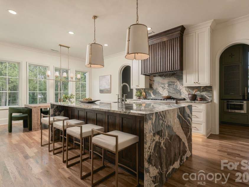 122 Lansdowne Road, Charlotte, NC 28270.  MLS# CAR4431466, YatesRealty ID 56733. 