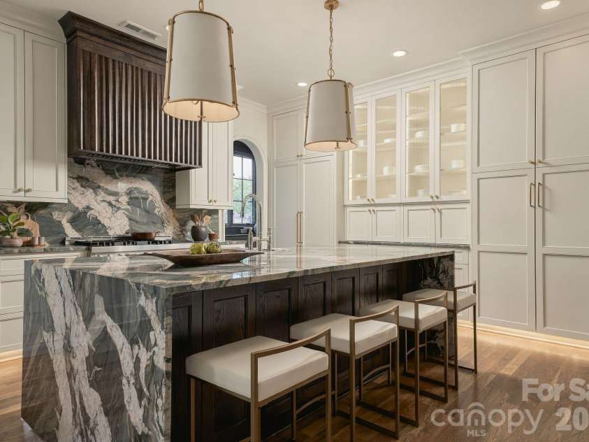 122 Lansdowne Road, Charlotte, NC 28270.  MLS# CAR4431466, YatesRealty ID 56733. 