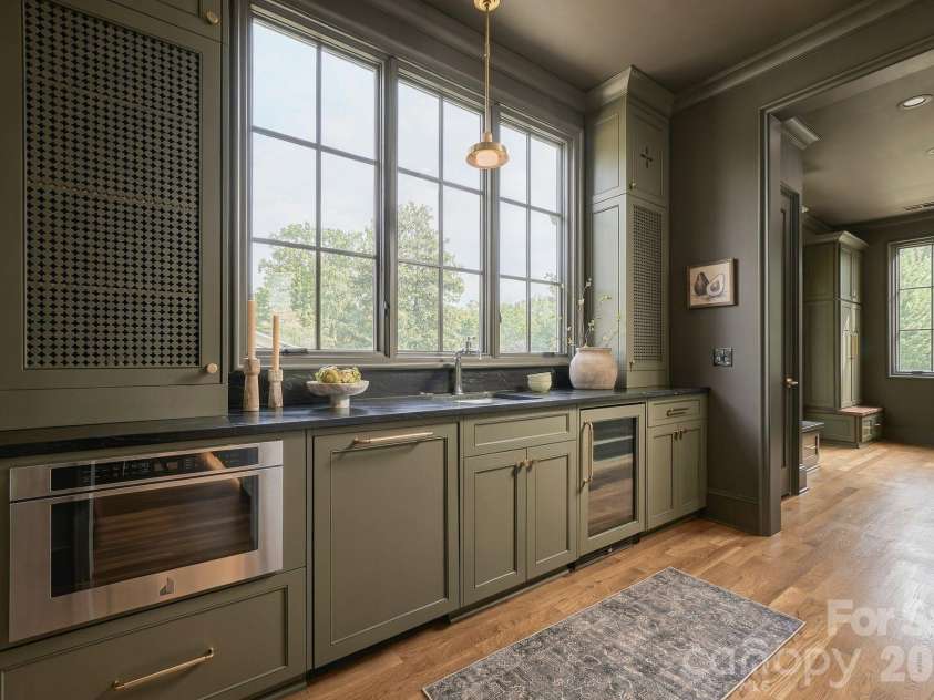 122 Lansdowne Road, Charlotte, NC 28270.  MLS# CAR4431466, YatesRealty ID 56733. 