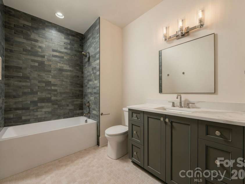 122 Lansdowne Road, Charlotte, NC 28270.  MLS# CAR4431466, YatesRealty ID 56733. 