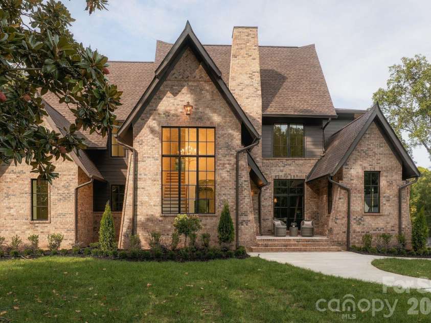 122 Lansdowne Road, Charlotte, NC 28270.  MLS# CAR4431466, YatesRealty ID 56733. 