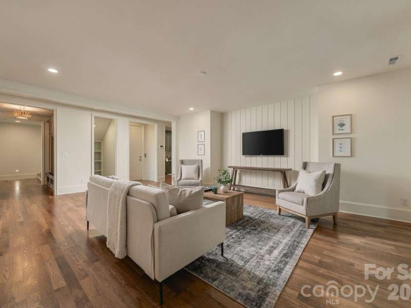 122 Lansdowne Road, Charlotte, NC 28270.  MLS# CAR4431466, YatesRealty ID 56733. Basement living area