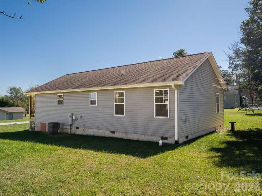 33 Sherman Meadows Drive, East Flat Rock, NC 28726.  MLS# CAR4423057, YatesRealty ID 56736. 