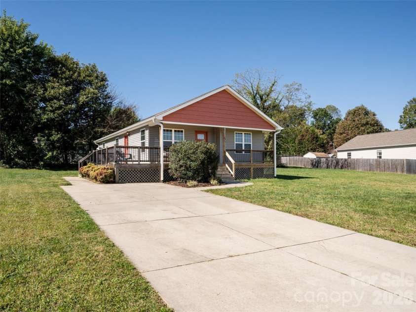 33 Sherman Meadows Drive, East Flat Rock, NC 28726.  MLS# CAR4423057, YatesRealty ID 56736. 
