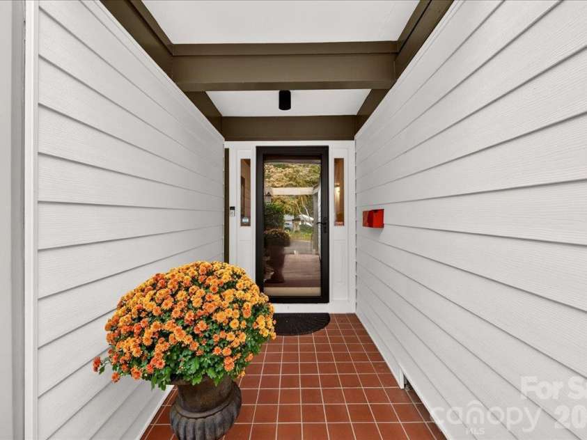 3762 Winding Creek Lane, Charlotte, NC 28226.  MLS# CAR4434831, YatesRealty ID 56737. Front Door and Entry